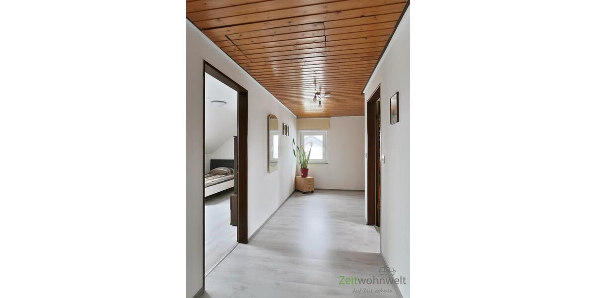 großer Wohnungsflur
