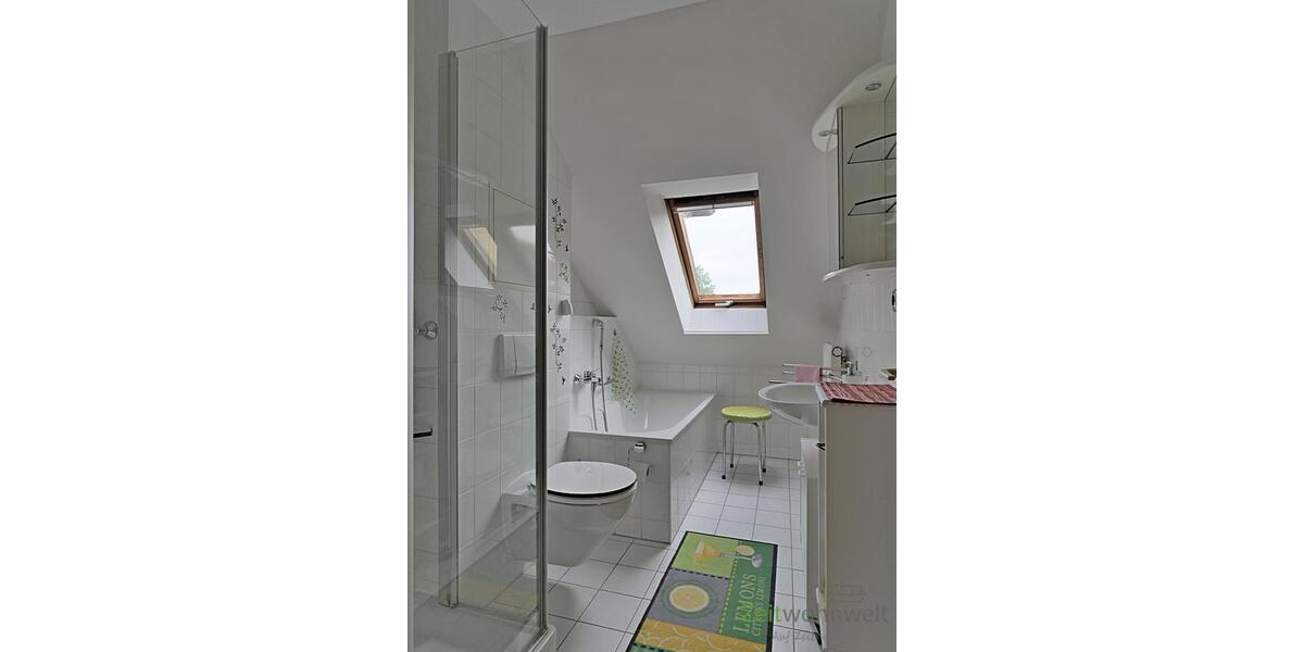 Dusche und Wanne