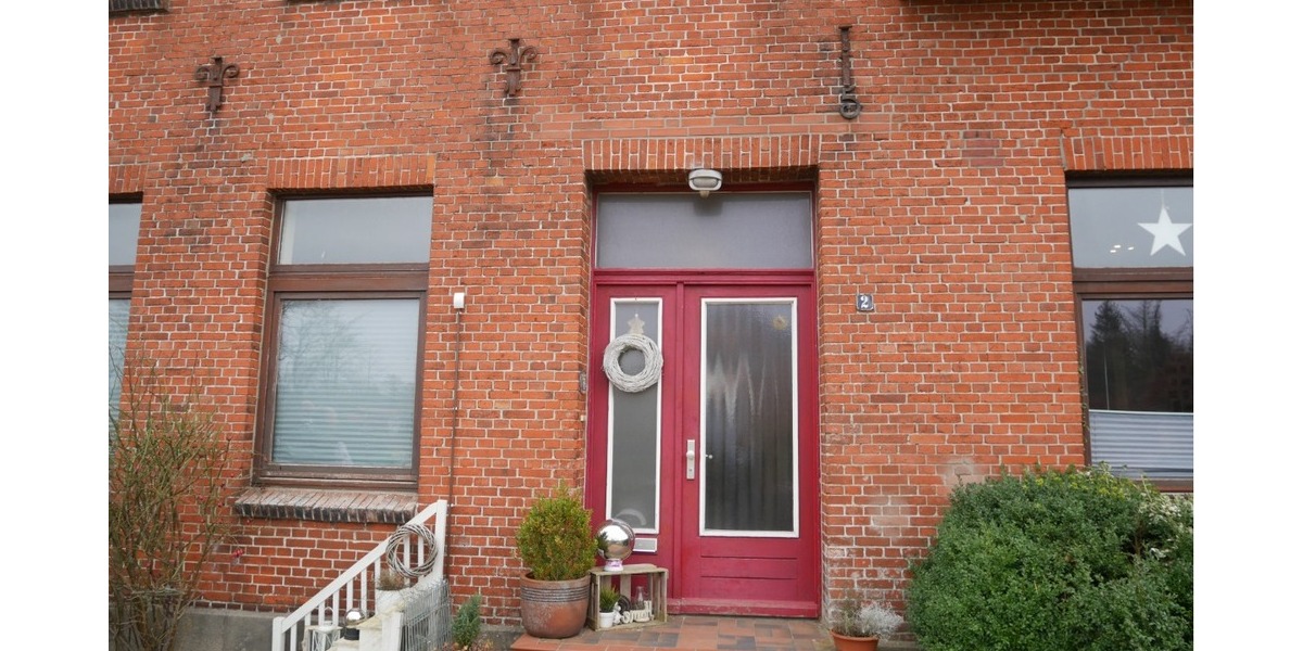 Gepflegtes Mehrfamilienhaus 6 WE & Ausbaureserv. in 25767 Bunsoh zu verkaufen (bis zu 57.000EUR Miete) - Bauernhaus, Landhaus Bunsoh | Angebot:14666034