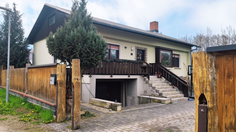 Provisionsfrei* Haus in Luppenau: ruhige Lage mit Wintergarten, Kamin & Weitblick - Einfamilienhaus Schkopau Luppenau | Angebot:26808442