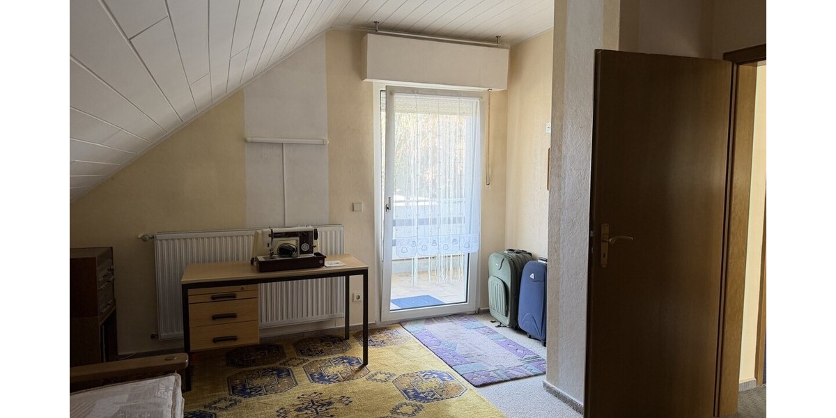 Zimmer Obergeschoss mit Loggia