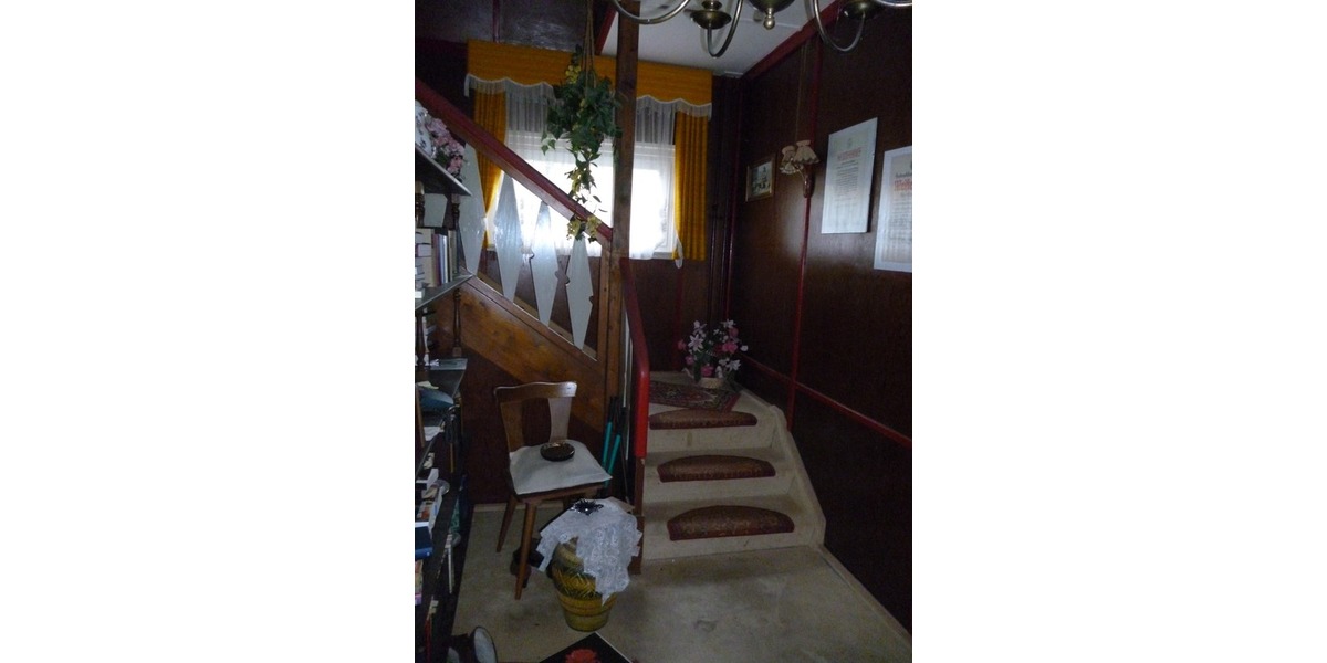 alte Treppe EG ins OG