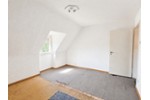 ab sofort verfügbar - Sanierungsbedürftige 3,5-Zimmer-Wohnung mit Ausbaupotenzial im Dachgeschoss - Dachgeschoßwohnung Ulm Obertalfingen | Angebot:27284711