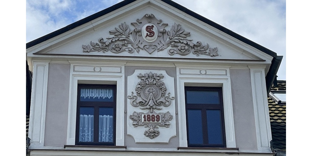 Wappen mit Baujahr
