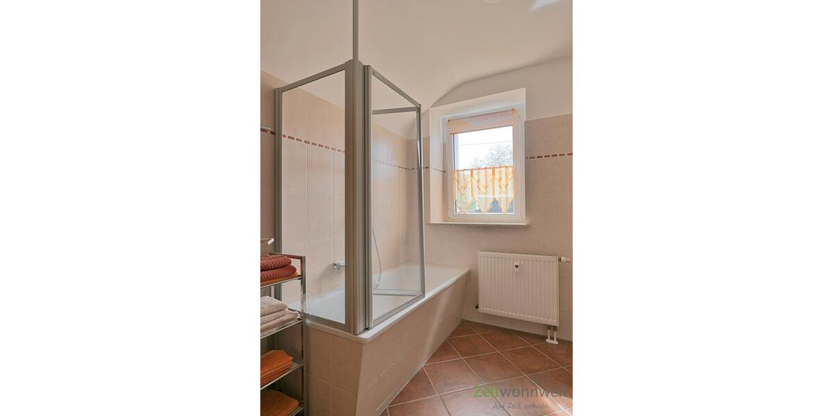 Wanne mit Duschabtrennung