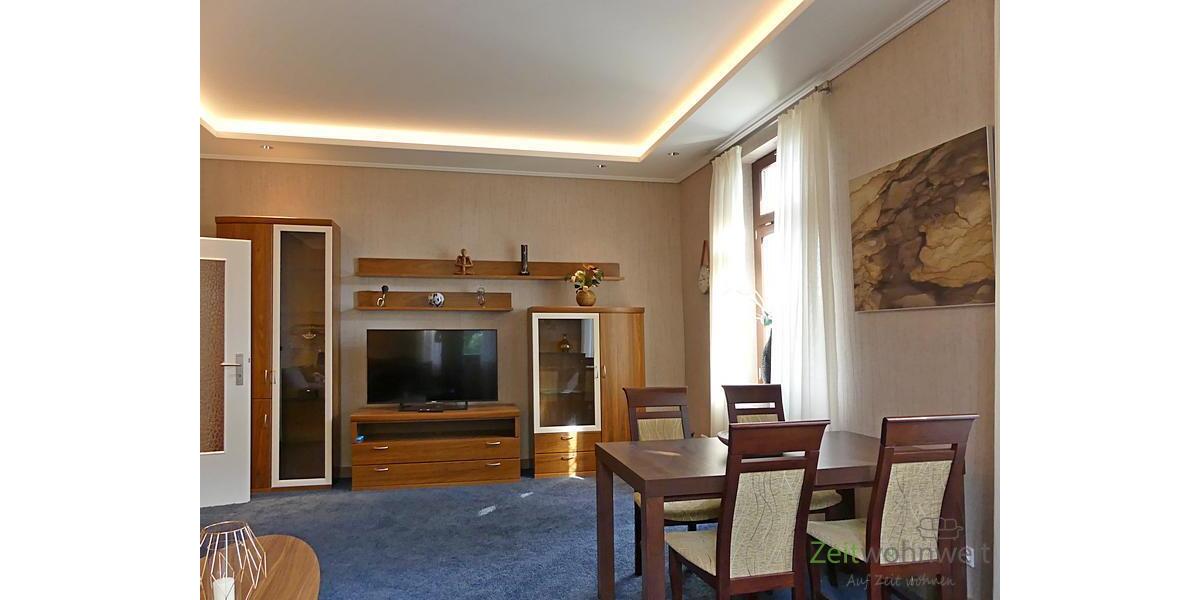 Wohnzimmer, Schrankwand und TV