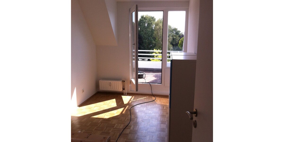 Zimmer mit Balkon