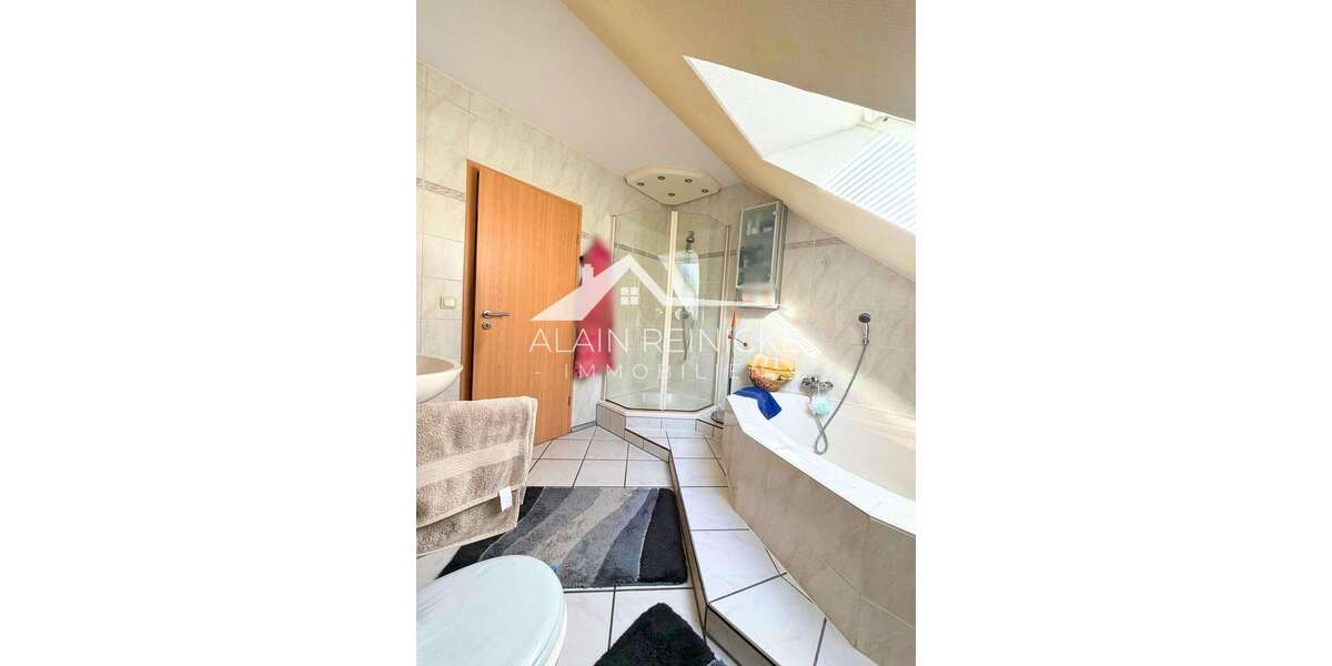 Bad mit Wanne & Dusche