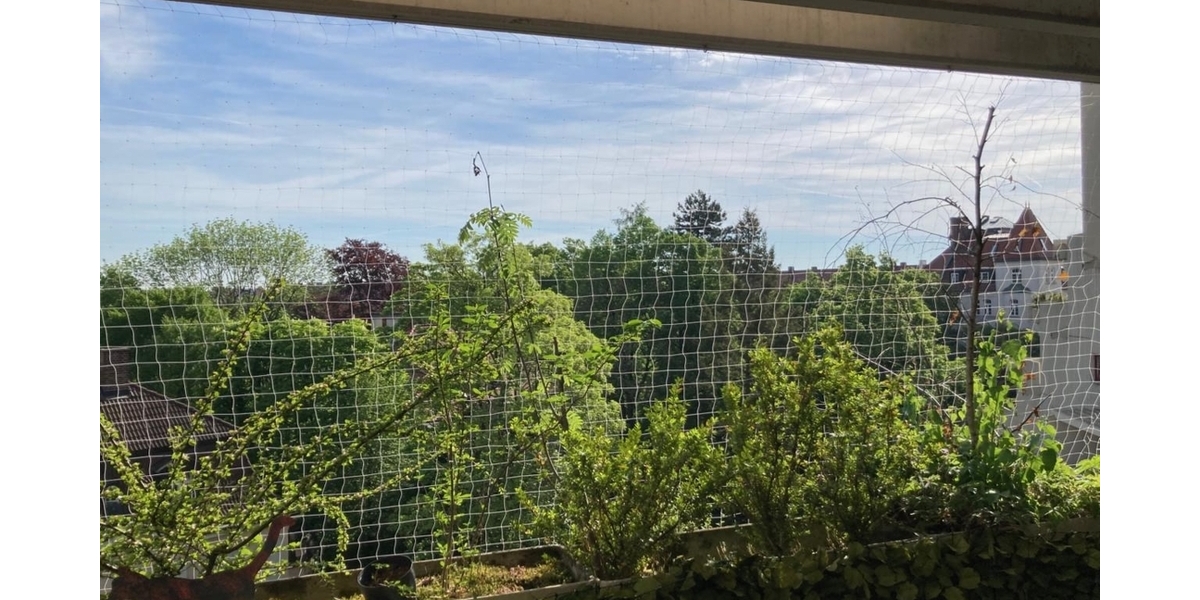 Eigener Balkon mitte