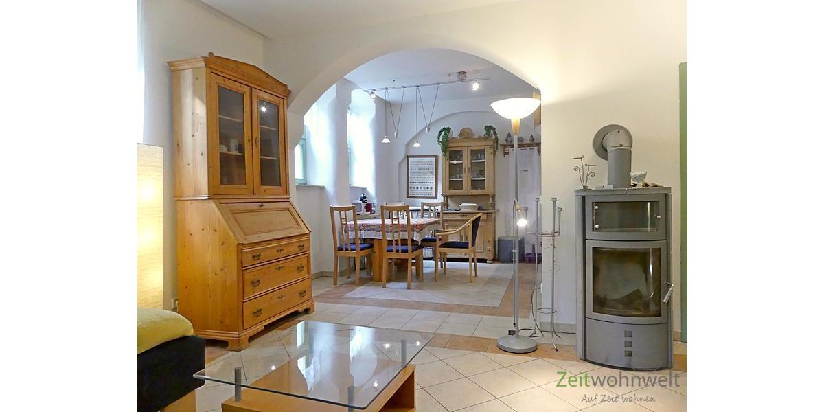Kamin und Sekretär