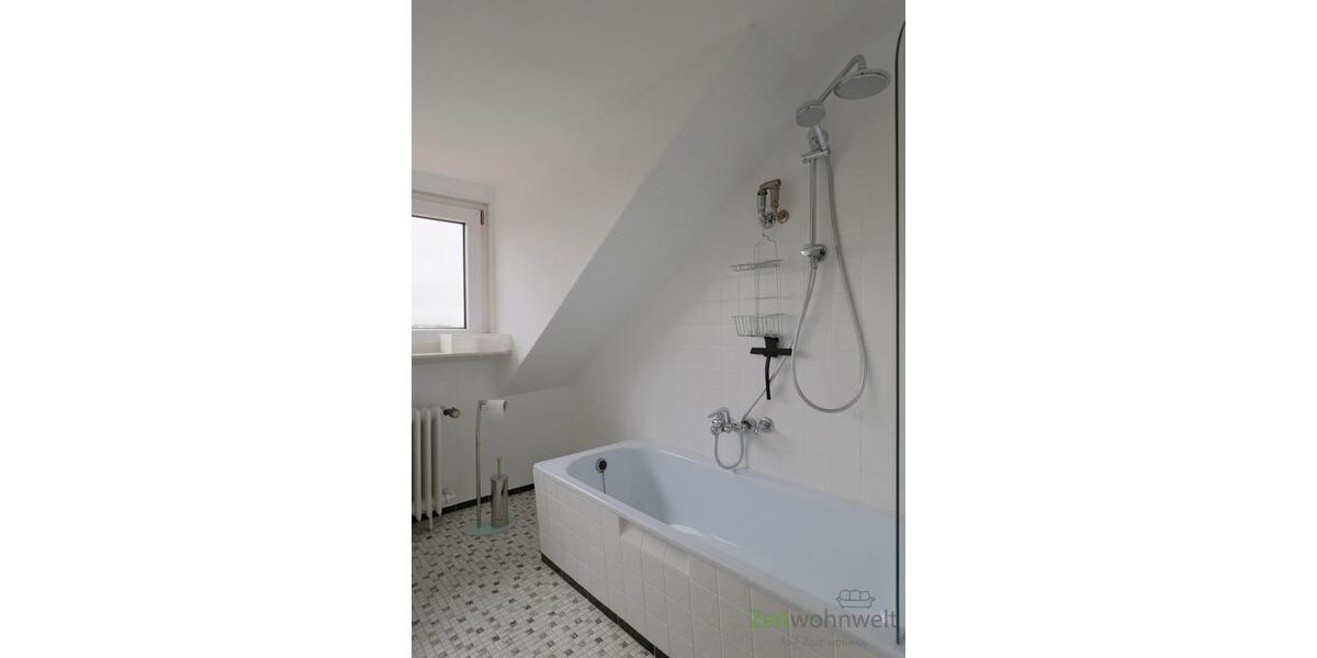Wanne mit Duschabtrennung
