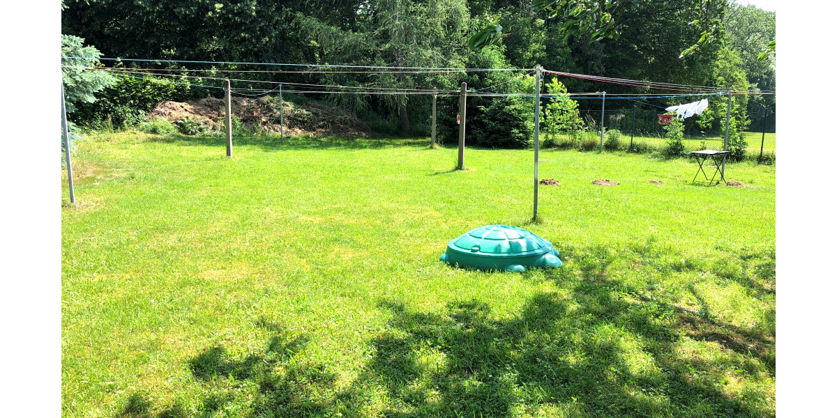 Garten mit Wäscheplatz