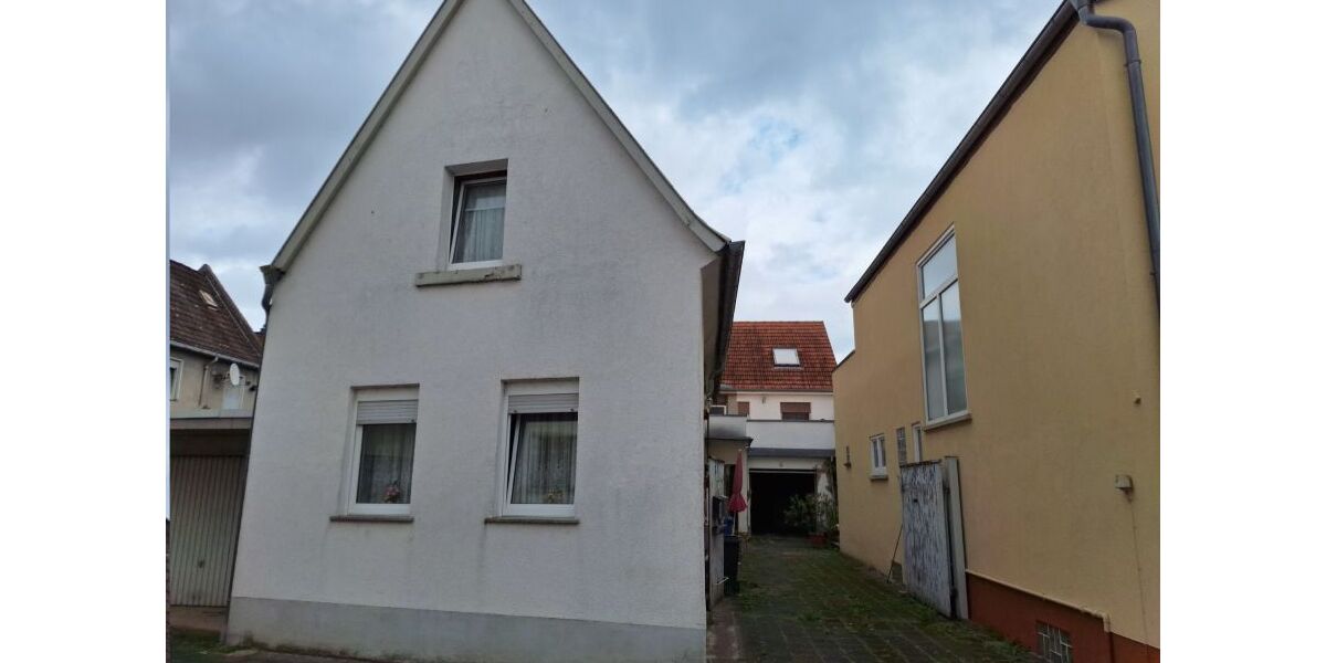 Provisionsfrei* Großzügiges Zweifamilienhaus mit Hof, Garten und viel Potenzial - Mehrfamilienhaus, Wohnhaus Haßloch | Angebot:27137496