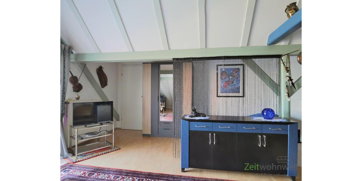 TV, Keiderschrank, Kommode