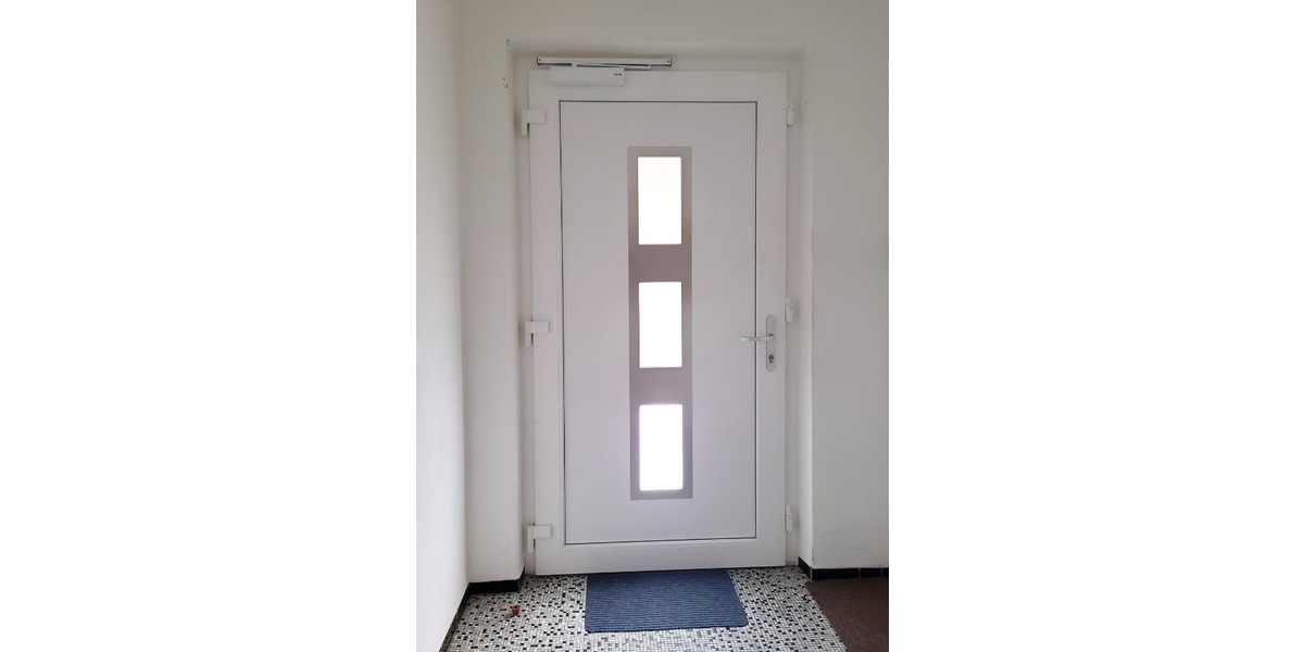 Neuwertige Haustüre