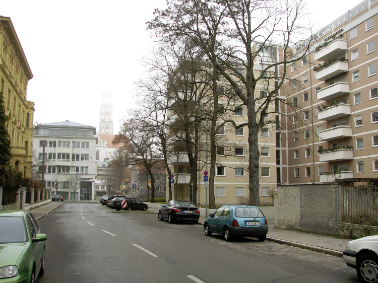 Hochfeldstrasse mit St. Ulrich im Hintergrund