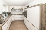Modernes Wohnerlebnis – Großzügiges Zweifamilienhaus mit nachhaltiger Energietechnik und sofortiger Verfügbarkeit - Zweifamilienhaus Roding | Angebot:26855937