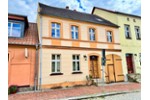 HORN IMMOBILIEN ++ Wohnhaus mit zwei Wohneinheiten und Gartengrundstück am See in Penkun - Reihenhaus Penkun | Angebot:27265756