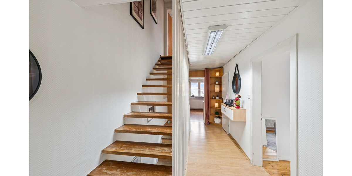 Flur mit Treppe