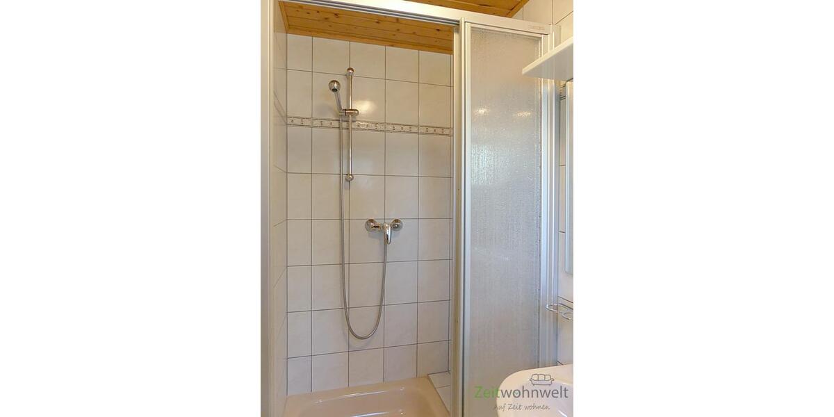 Dusche im Bad