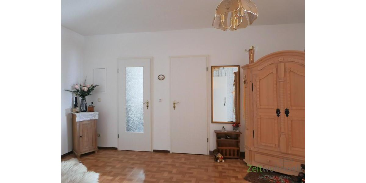 großer Wohnungsflur