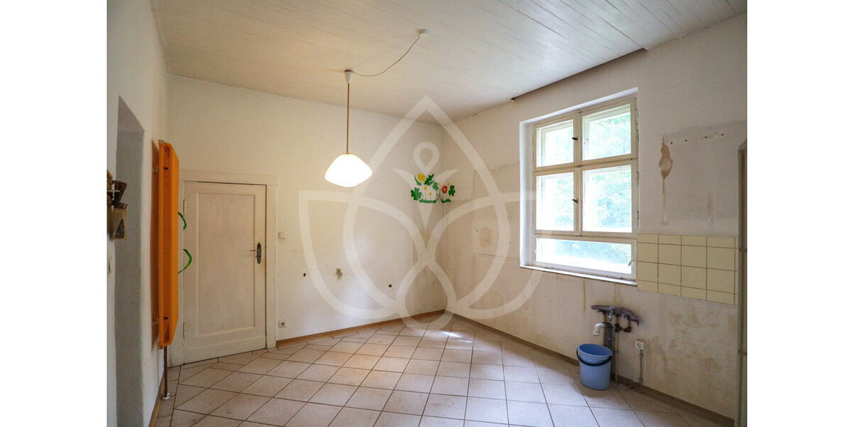 EG - Küche mit Speisekammer