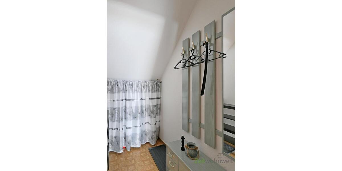 Abstellkammer mit Garderobe