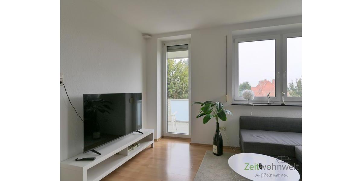 XL-TV und Balkonausgang
