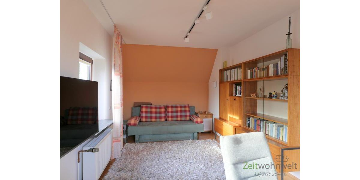 Sofa und Schrankwand