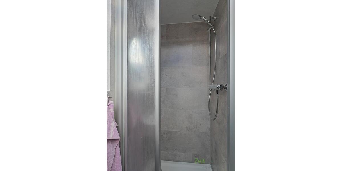 Dusche im Bad