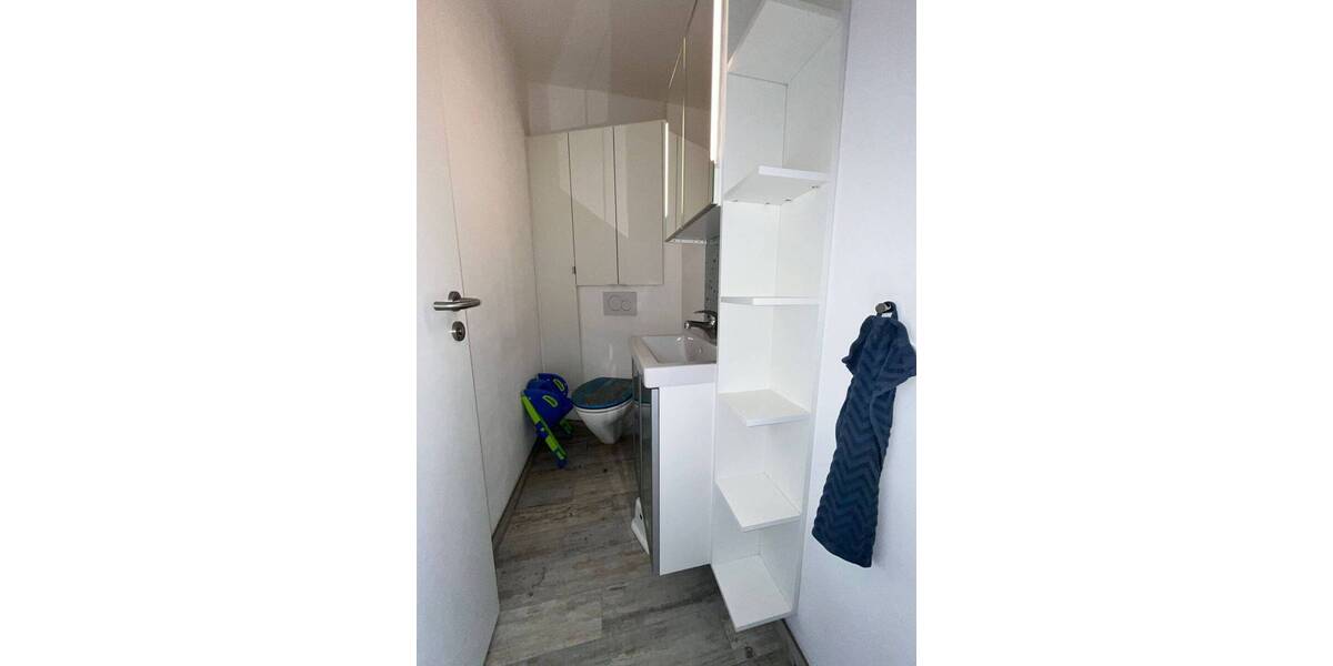 separates WC