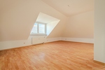 GANZ OBEN – GEMÜTLICHE MAISONETTE – BEZUGSFREI – DUSCHBAD MIT FENSTER – TG-PARKER - Dachgeschoßwohnung Dresden Strehlen | Angebot:27318190