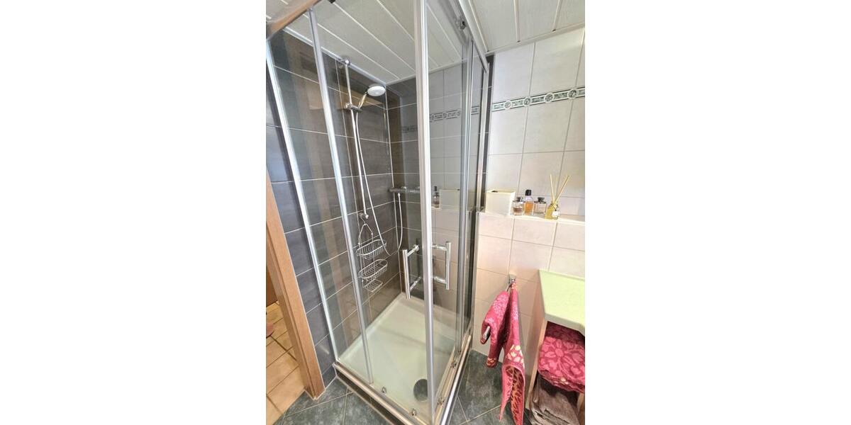 ...mit Dusche
