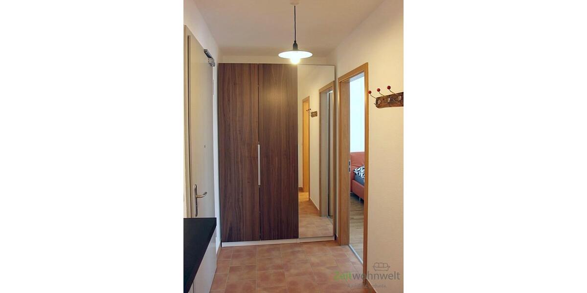 Wohnungsflur mit Kleiderschrank