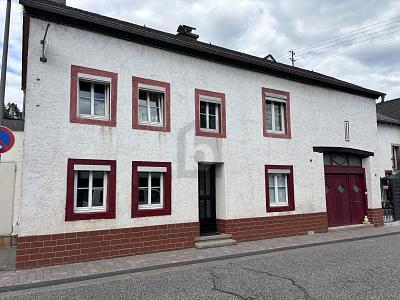 RENOVIERT, DOPPELGARAGE, VERMIETUNG MÖGLICH - Zweifamilienhaus Dreis | Angebot:27449874