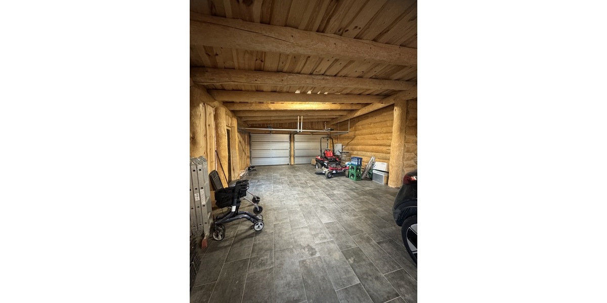 Große Garage