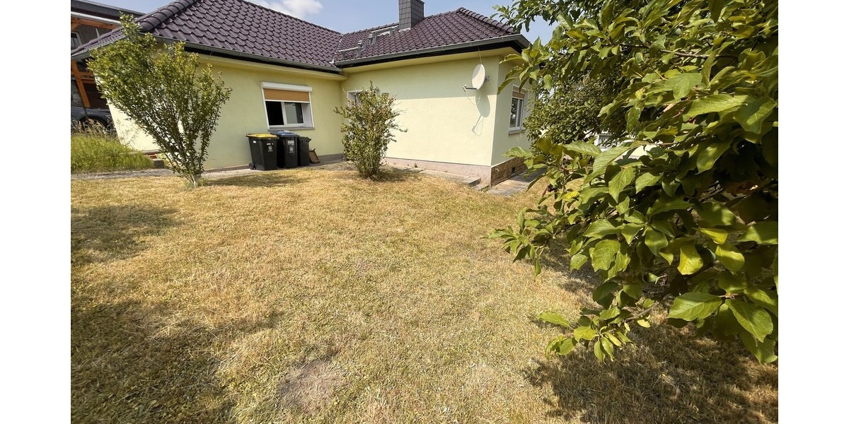 Blick in Richtung Ein/Ausgang zur Immobilie