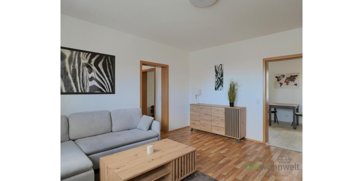 Blick zu Zwischenraum und Küche