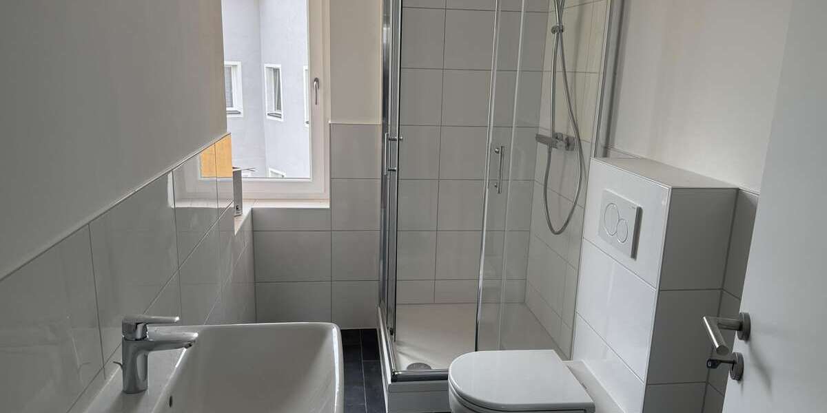 Beispielbild aus 1.OG-Bad 1 mit Dusche(1)
