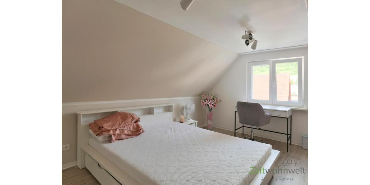 Blick ins DG-Schlafzimmer