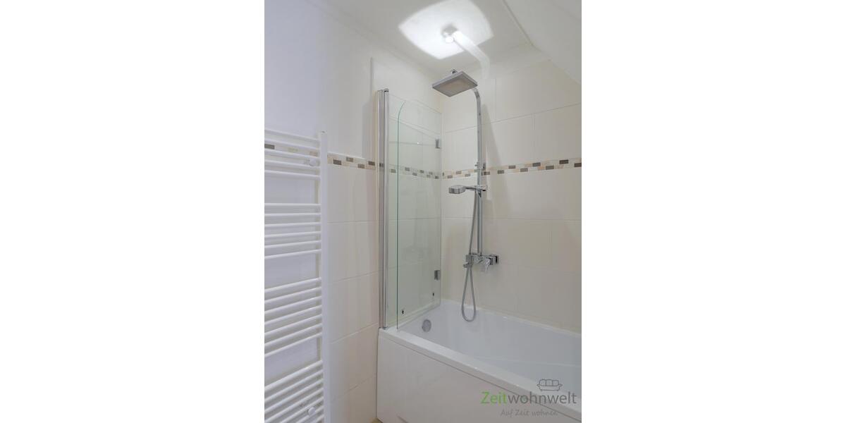Wanne mit Duschabtrennung