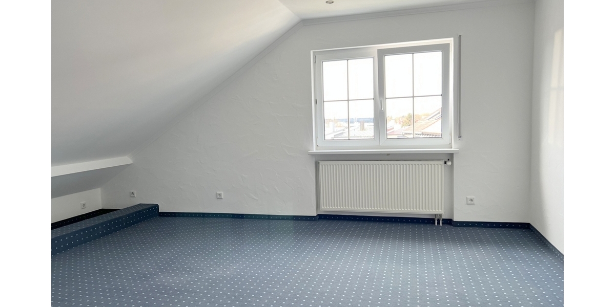 großes Zimmer DG