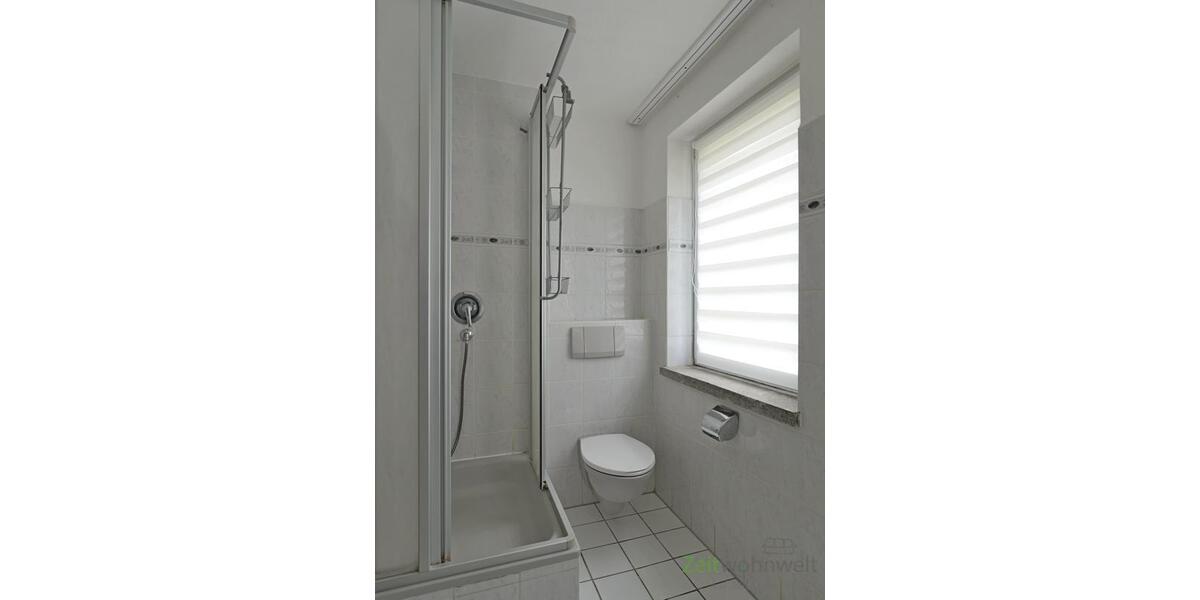 Dusche im Bad
