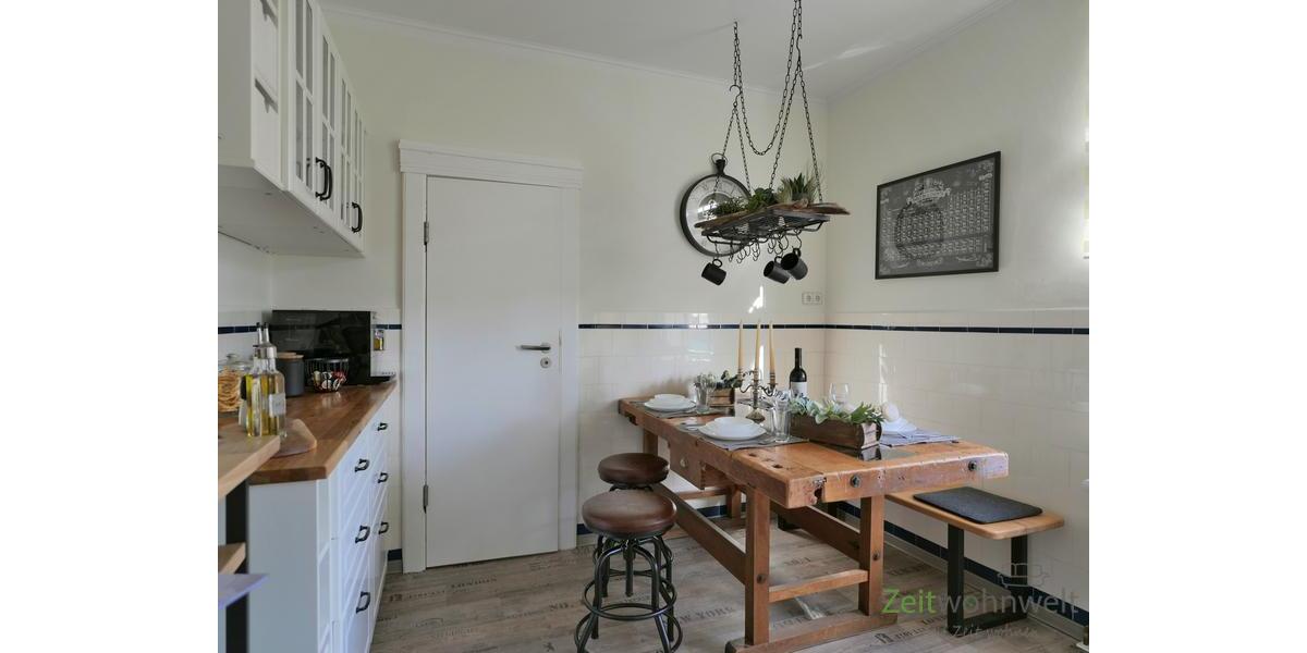 originelle Hobelbank als Esstisch