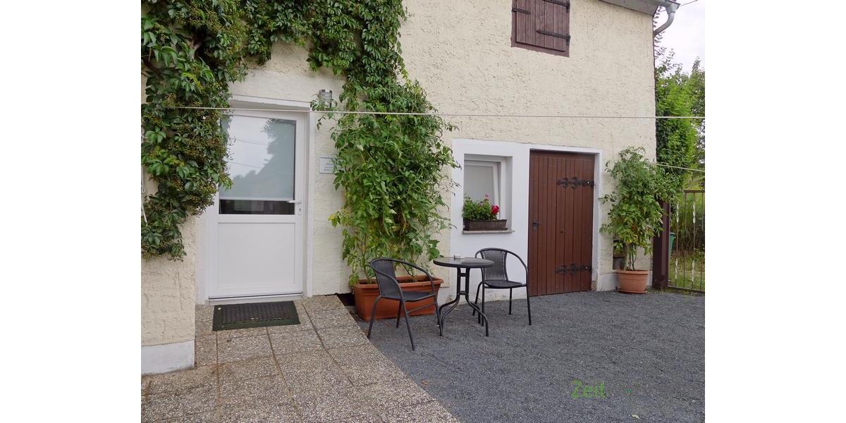 (EF0475_M) Dresden: Radebeul, kleines separates Apartment, möbliert, WLAN, Waschmaschine inklusive, Sitzecke im Garten - Etagenwohnung Radebeul Radebeul | Angebot:27157354