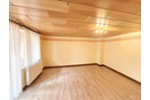 Reserviert-EFH mit Anbau, 2 Garagen & mehreren Stellplätzen – Renovierungsobjekt mit viel Potenzial für den schmalen Geldbeutel - Einfamilienhaus Gries | Angebot:27179286