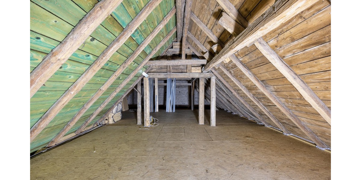 Großer Dachboden