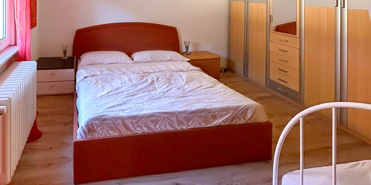 Schlafzimmer 2 OG