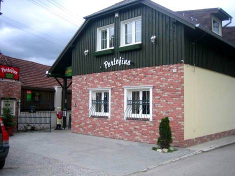 Gemütliche Pension mit Restaurant in lukrativer Lage - Gewerbeobjekt Teplicka nad Vahom | Angebot:19803382