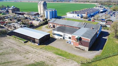 HALLENKOMPLEX MIT FREIFLÄCHEN UND WIESE - Gewerbeobjekt Ilsede | Angebot:27082312